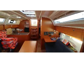 Bavaria Cruiser 37 - Interior image
