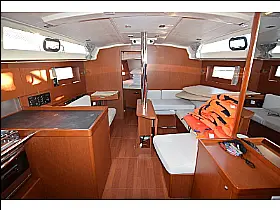 Oceanis 41.1 - Interior image