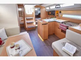 Sun Odyssey 410 - Interior image