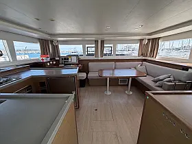 Lagoon 450 Fly - Interior image