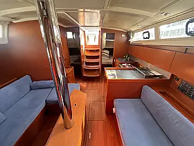 Oceanis 41.1 - Interior image
