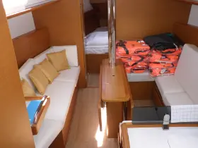 Sun odyssey 379 performance - Interior image